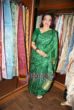 Asha Parekh at the Launch of Shubhrata Dutta_s Jamdani Saree collection in Juh, Mumbai on 23rd March 2010 (17).JPG